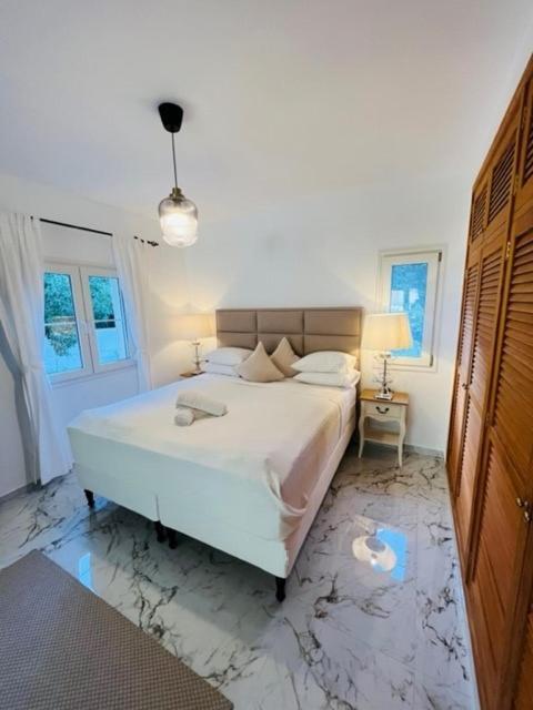 Poolvilla Patricia - Camp De Mar Андратс Екстериор снимка